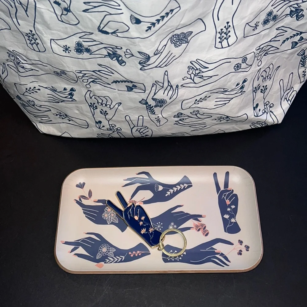 rabbits/aardvark/ostrich/caribou “Wild Rider” design metal pencil box & cup-NWT